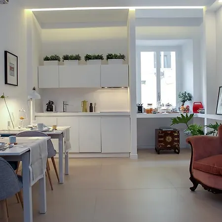 住宿加早餐酒店 Petit - In Centro A Due Passi Dalla Stazione E Dai Traghetti 4*