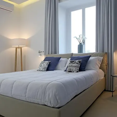 فندق مبيت وإفطار Petit - In Centro A Due Passi Dalla Stazione E Dai Traghetti 4*