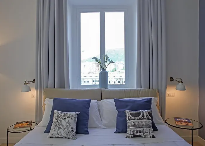 Bed & Breakfast Petit - In Centro A Due Passi Dalla Stazione E Dai Traghetti 4*