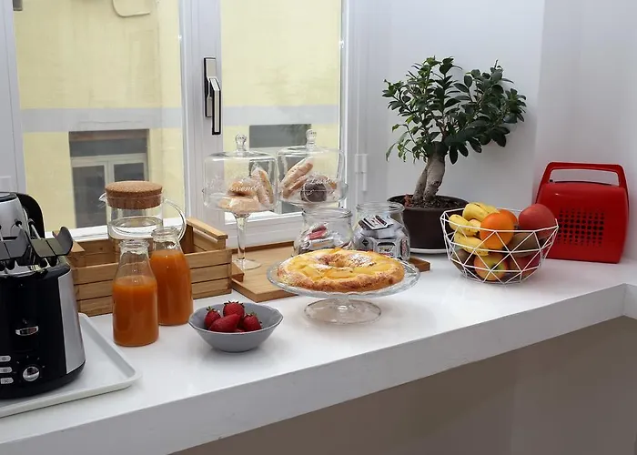 Bed & Breakfast Petit - In Centro A Due Passi Dalla Stazione E Dai Traghetti 4*