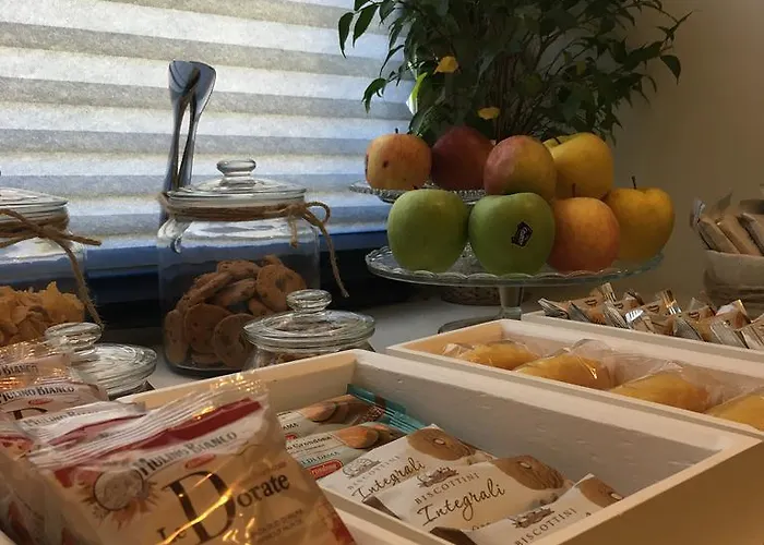 Bed & Breakfast Petit - In Centro A Due Passi Dalla Stazione E Dai Traghetti 4*