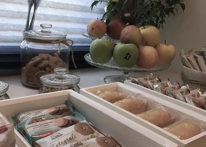 Petit - In Centro A Due Passi Dalla Stazione E Dai Traghetti Bed & Breakfast Salerno