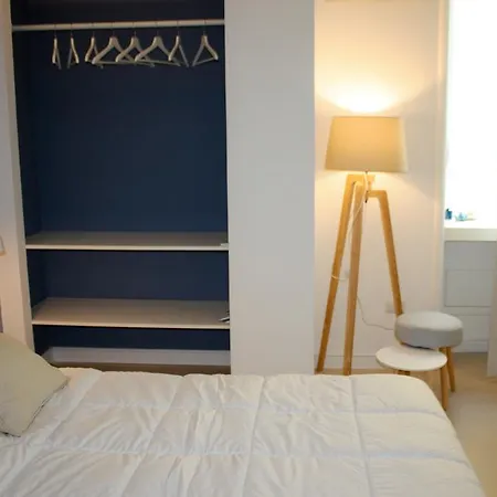 Petit - In Centro A Due Passi Dalla Stazione E Dai Traghetti Bed & Breakfast