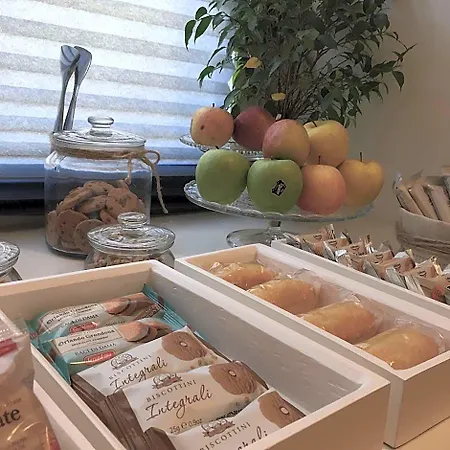 Bed & Breakfast Petit - In Centro A Due Passi Dalla Stazione E Dai Traghetti