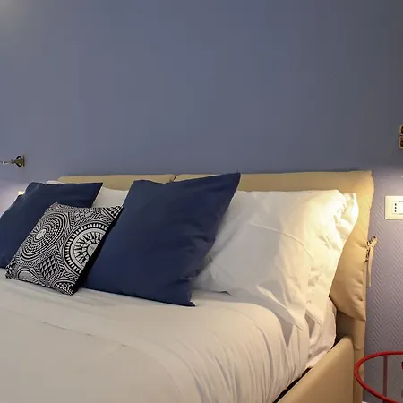 Bed & Breakfast Starhost - Petit B&B Salerno